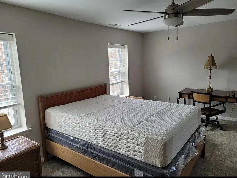 1037 Shackamaxon St — Photo 9