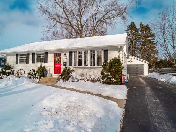 1722 Nagle AVENUE, Manitowoc, WI 54220
