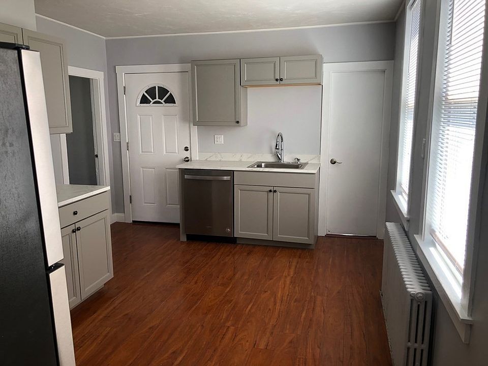 1st image of 150-152 Sumner St #152-2
