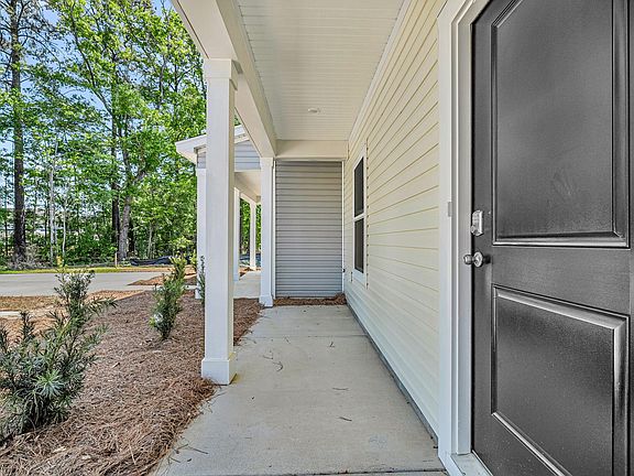 4th image of 251 Harding Ln