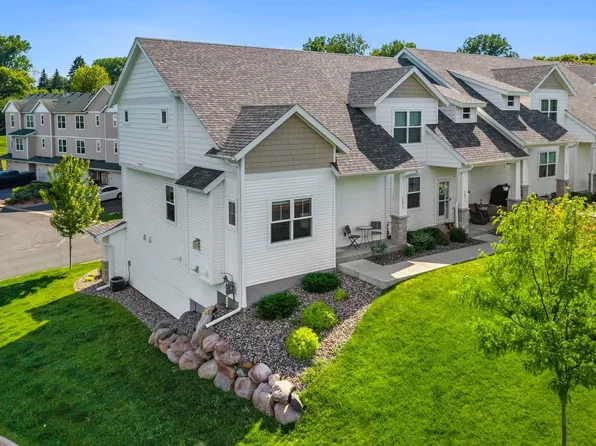 2673 New Century Pl E, Maplewood, MN 55119