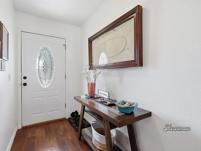 1215 Amherst St — Photo 3