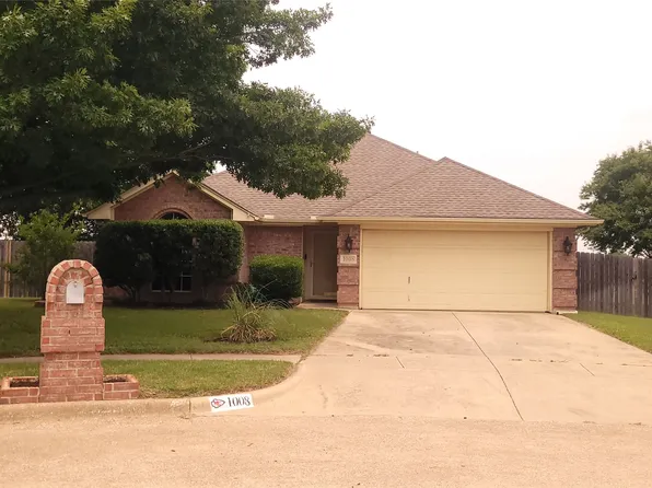 1008 Spring Hill Dr, Saginaw, TX 76179