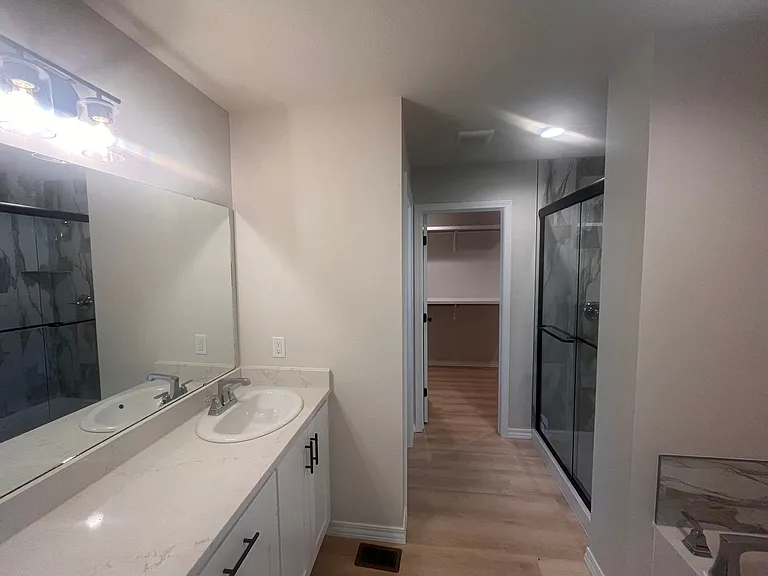 648 W Brook Hollow Rd — Photo 11