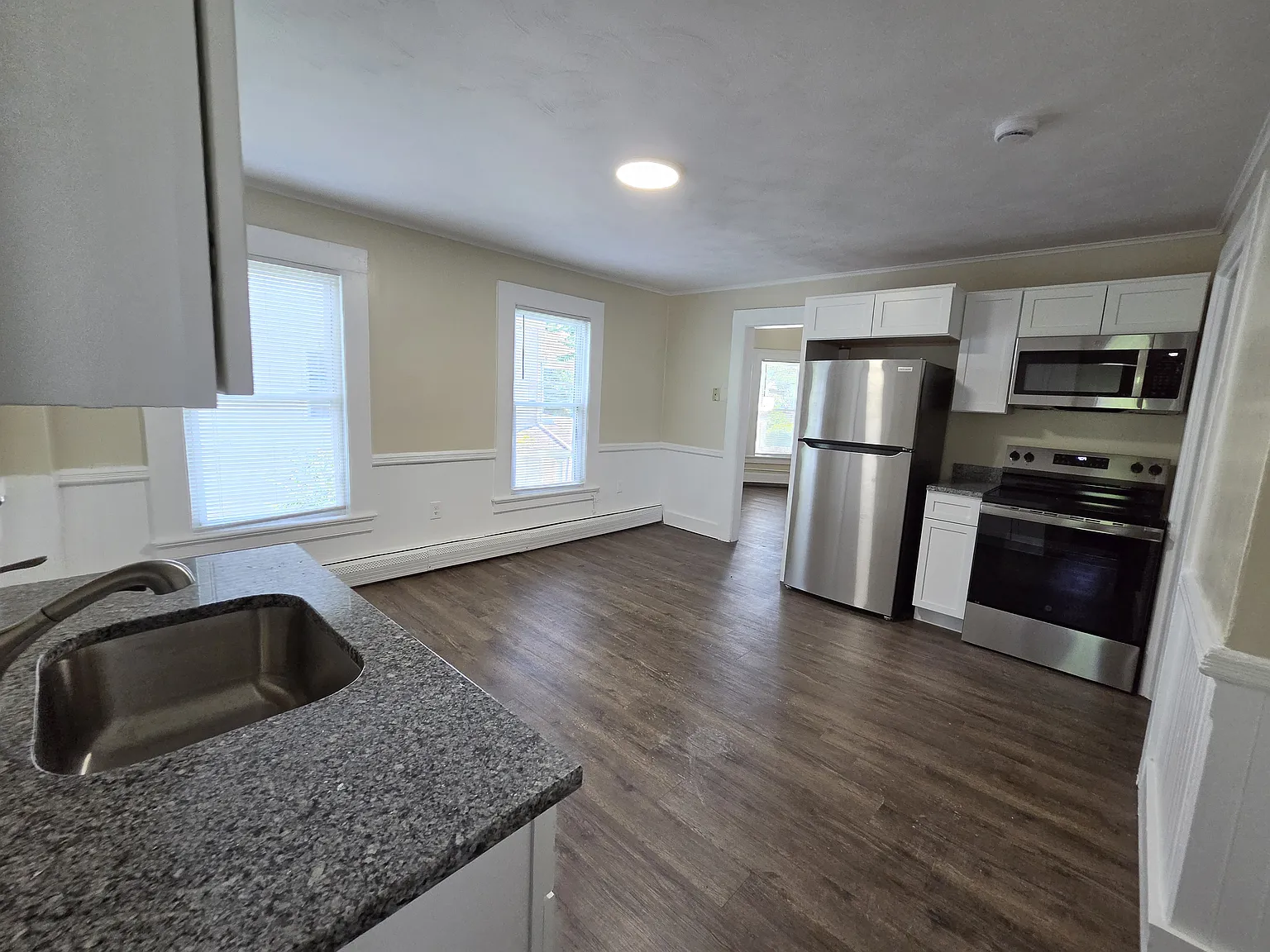 3 bed, 1100 sqft, $1,875 — Photo 4