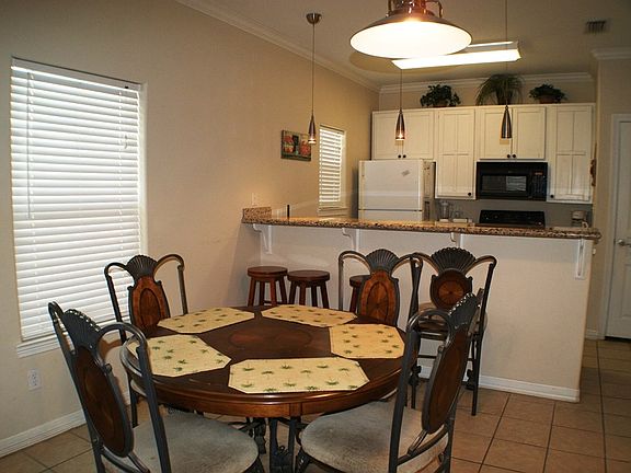4th image of 105 E Tarpon St #1