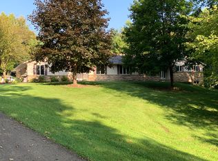 E9948 Town Rd, Sauk City, WI 53583