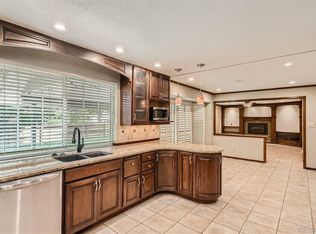8086 S Vance Ct, Littleton, CO 80128