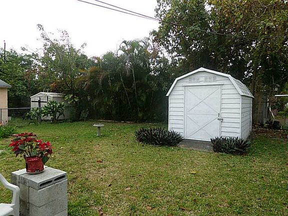 3rd image of 3532 SW 12th Ct