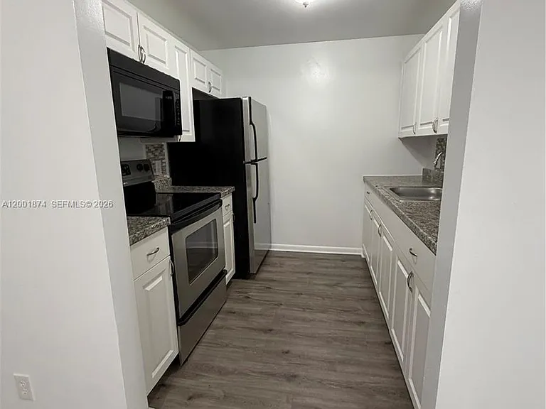 800 SW 131st Ave #311F — Photo 3