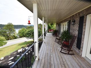 73 Bandy Dr, Holiday Island, AR 72631