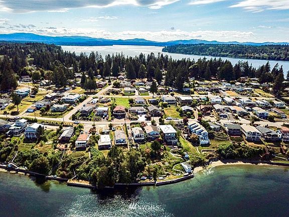 3rd image of 2316 Island Dr NW