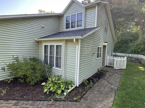 2 Deerwood Court, Albany, NY 12208