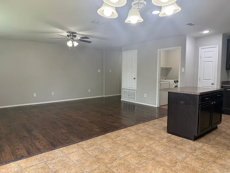 1804 Gayla Creek Dr — Photo 15