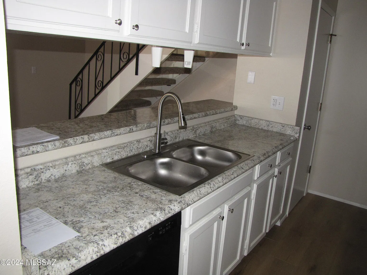 2 bed, 1.0 bath, 934 sqft, $1,150 — Photo 4