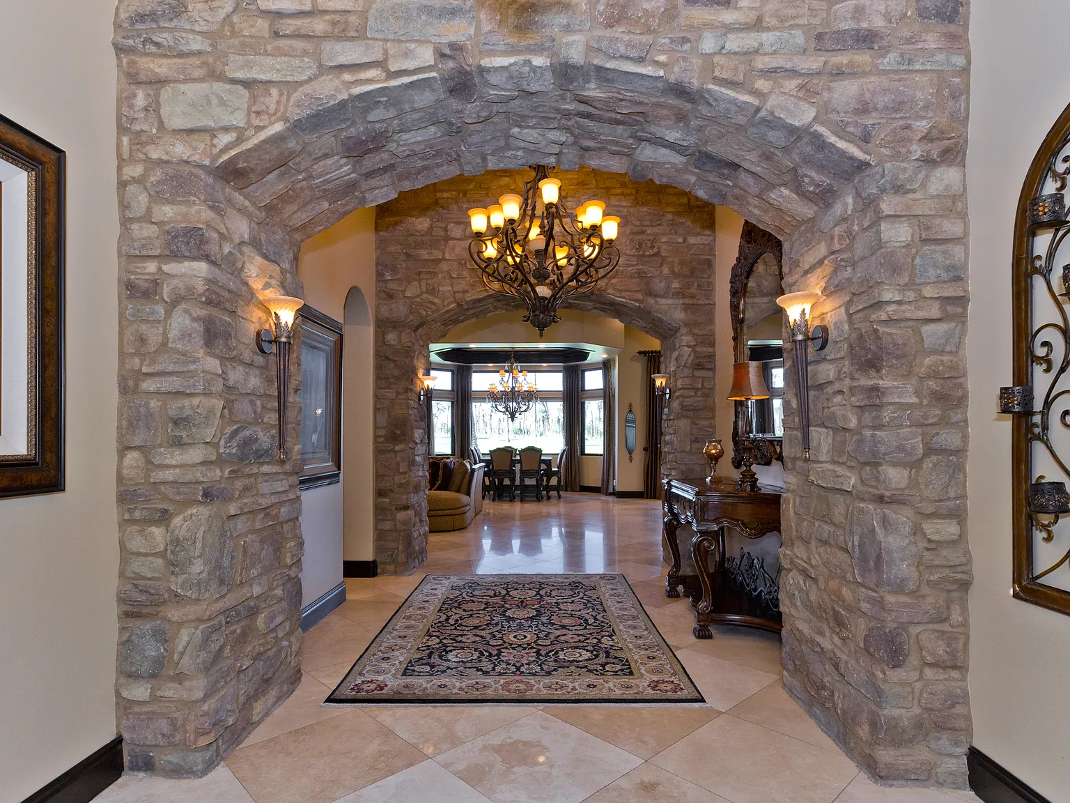 4 bed, 4.5 bath, 4429 sqft, $26,500 — Photo 3