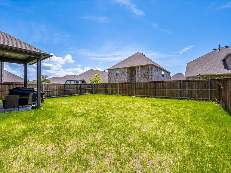 333 Foxthorne Way — Photo 32