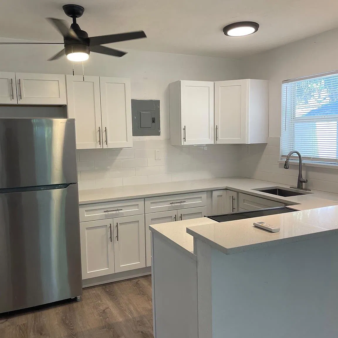 1 bed, 1.0 bath, 559 sqft, $1,950 — Photo 3
