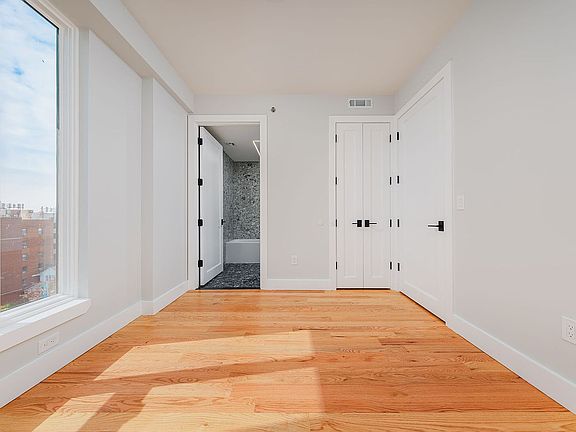 5th image of 2112 Avenue P #215