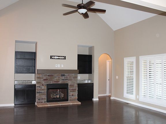 2nd image of 209 Dorchester Cir