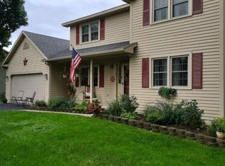 3 Lee Rdg, Baldwinsville, NY 13027