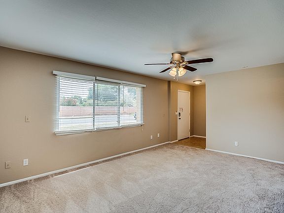 3rd image of 2828 E Clarendon Ave