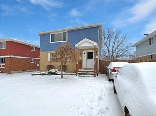 37 Strasbourg Dr, Cheektowaga, NY 14227