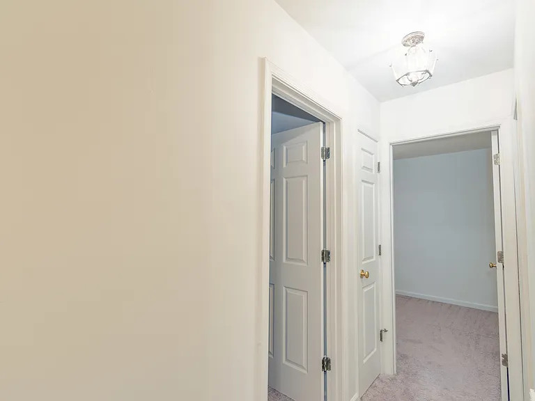 1402 Minor Ridge Ct — Photo 9