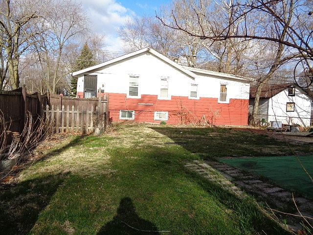 2nd image of 13846 S La Salle St