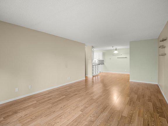 4th image of 4 Pine Tree Dr APT 321