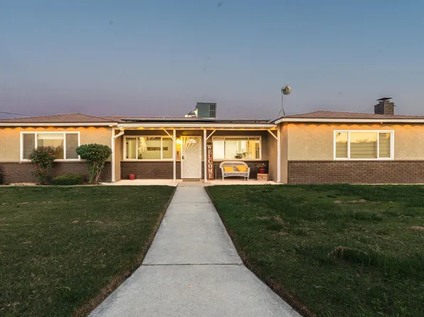 1454 N McCall Ave, Sanger, CA 93657