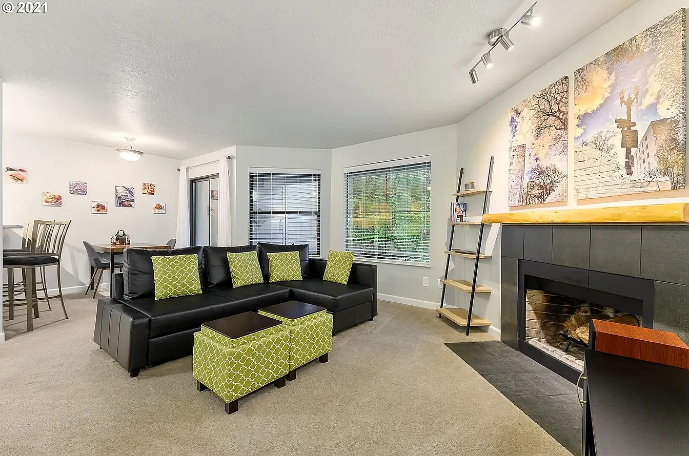 2 bed, 974 sqft, $2,375 — Photo 3