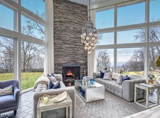 9 Dinner Pot Rd, Tewksbury Twp, NJ 07830