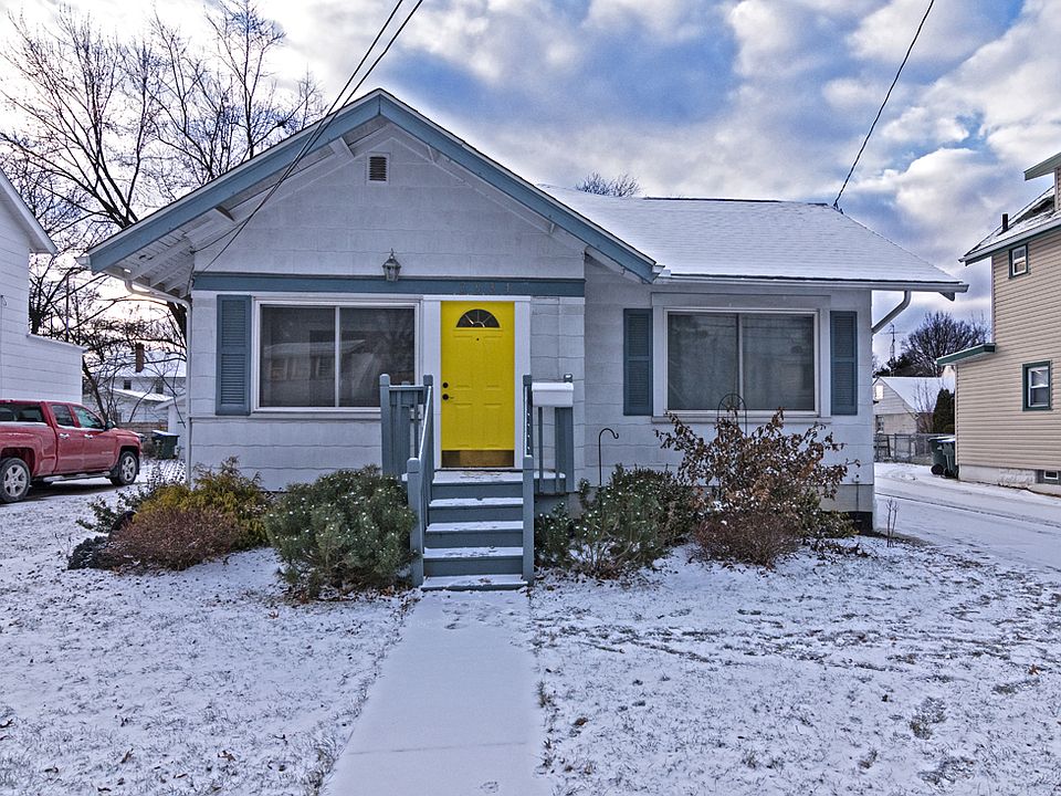 1st image of 2634 6th St
