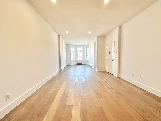 Rented by Camelot Realty Group | media 3