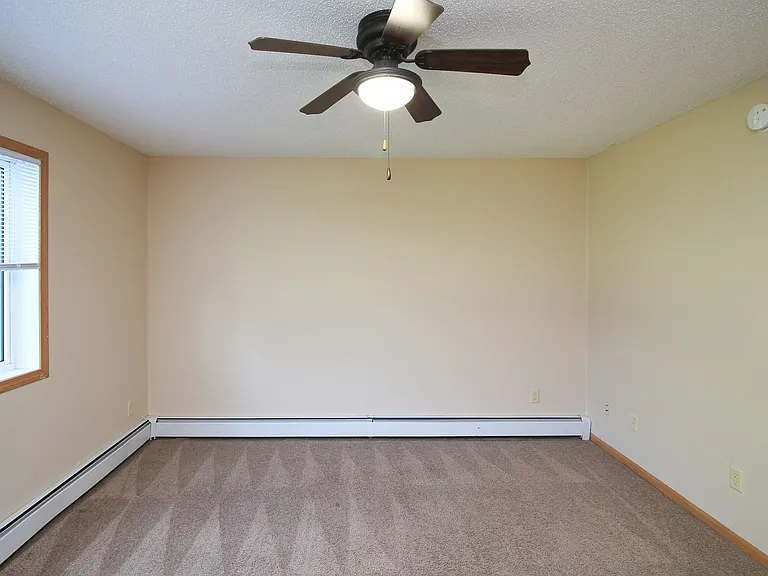 Golden Creek Apartments — Photo 8