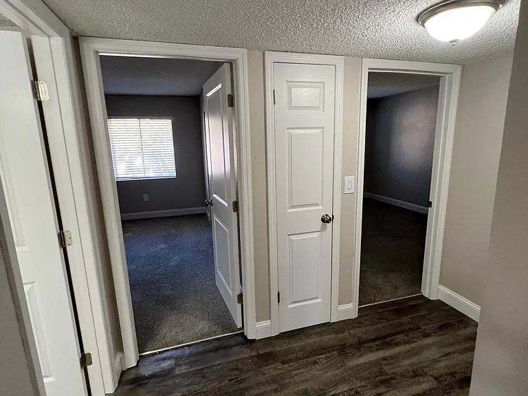 Oakbrook Village Apartments — Photo 57