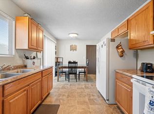 1012 Coach Ct, Grandview, WA 98930