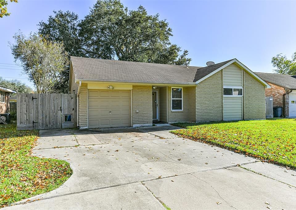 1st image of 405 Stratmore Dr
