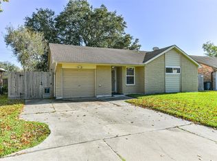 405 Stratmore Dr, Friendswood, TX 77546