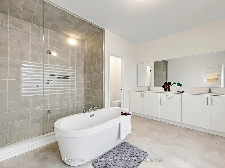 105 Halldorson Ave — Photo 23