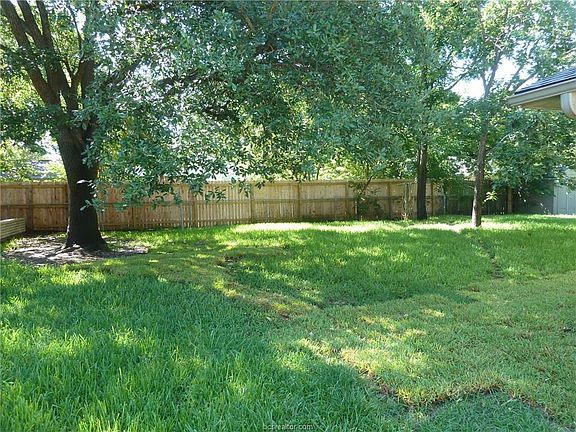 4th image of 1309 Skrivanek Dr