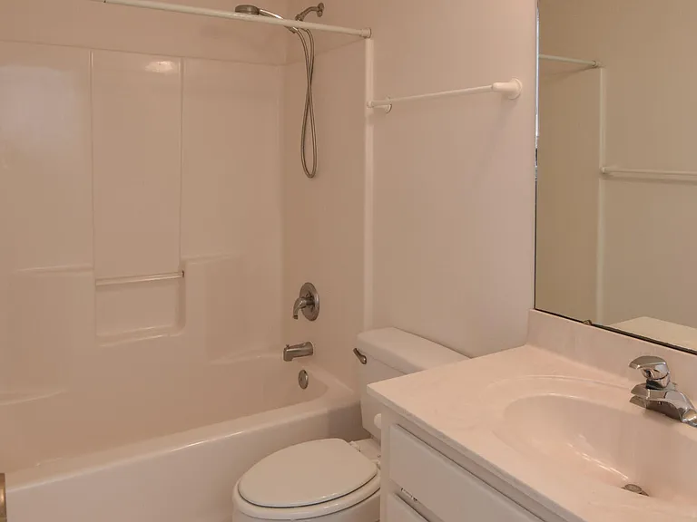 300 Prestwick Ct — Photo 14