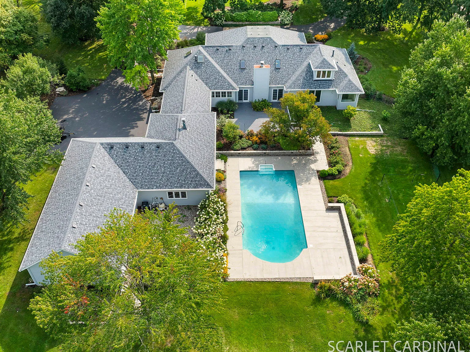 5 bed, 4.5 bath, 4386 sqft, $5,500 — Photo 2