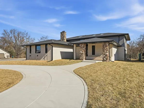 10043 Twin Creek Blvd, Munster, IN 46321