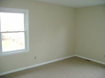 3rd image of 202 S Glencove