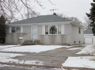 9141 Oday Dr, Highland, IN 46322