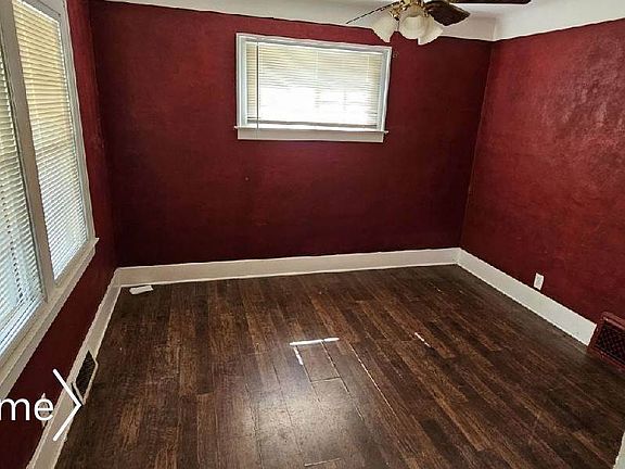 3rd image of 1526 W Paterson St