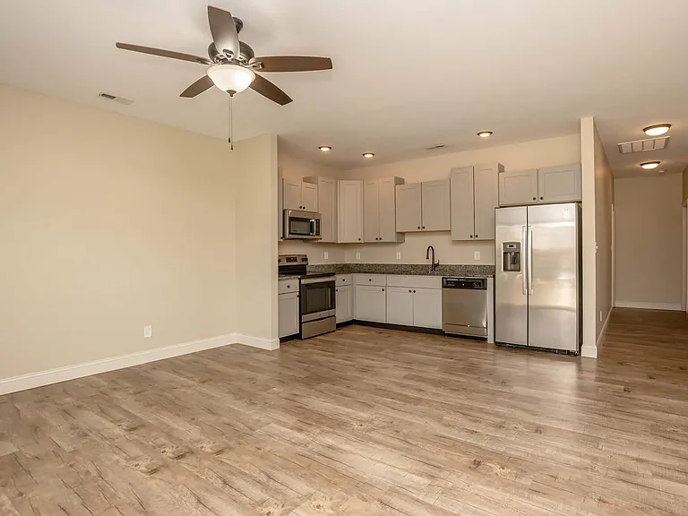 Wynwood Apartments — Photo 15