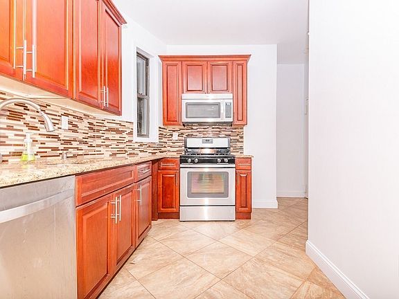 3rd image of 344 Gates Ave APT 4C